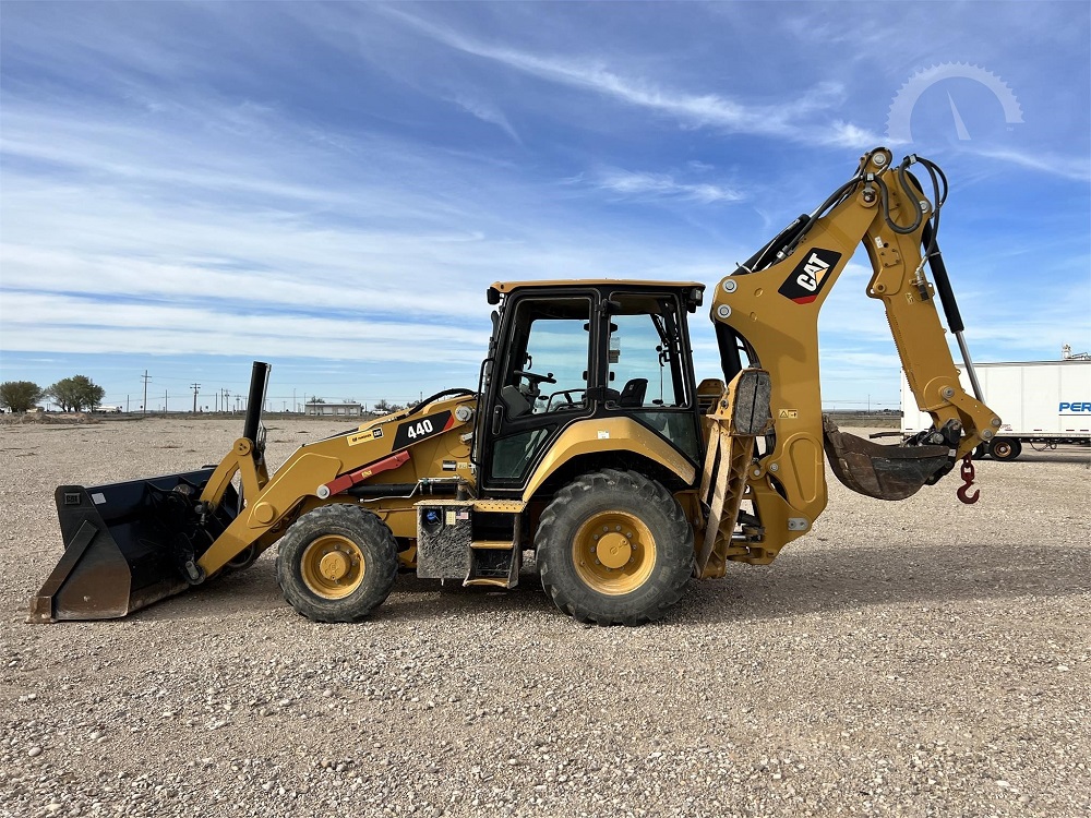 2019 CATERPILLAR 440