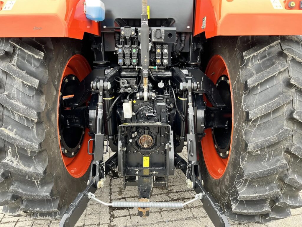 2019 KUBOTA M8-181