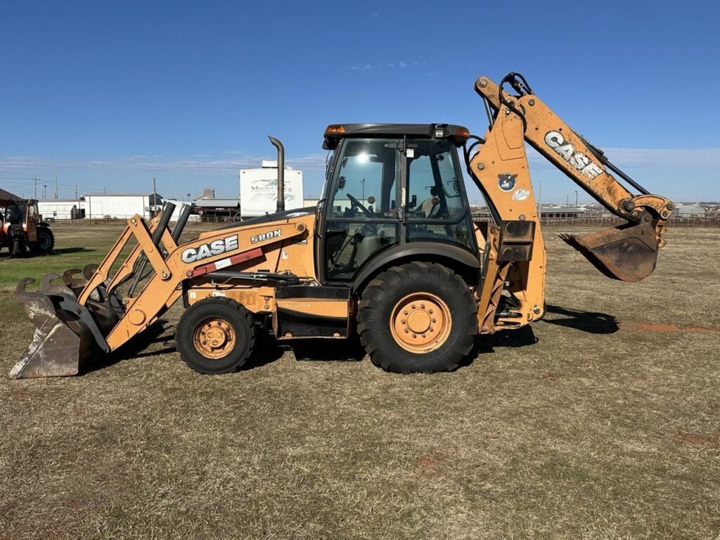 2012 CASE 580N