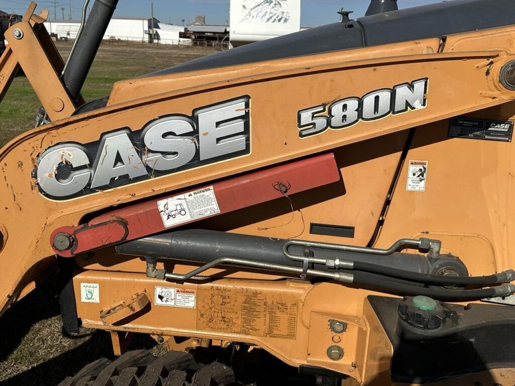 2012 CASE 580N