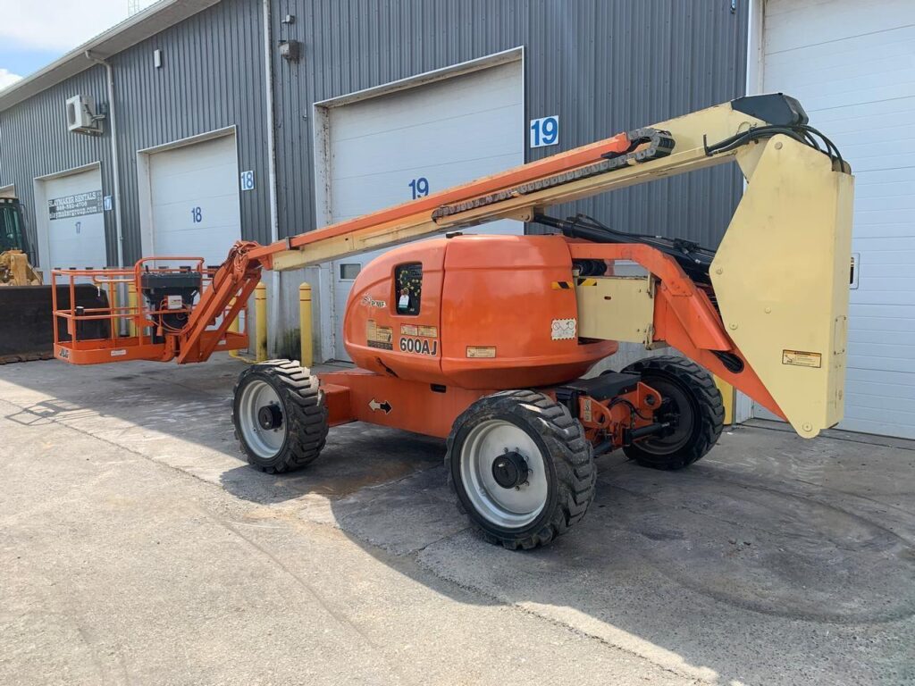 2013 JLG 600AJ