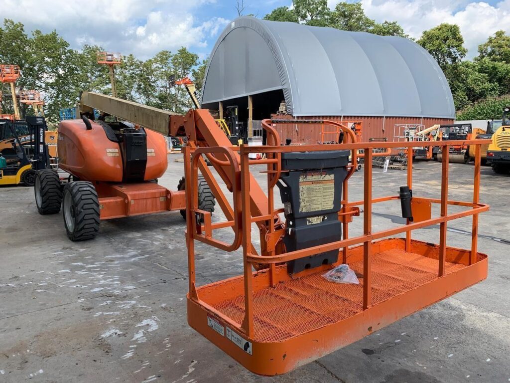 2013 JLG 600AJ