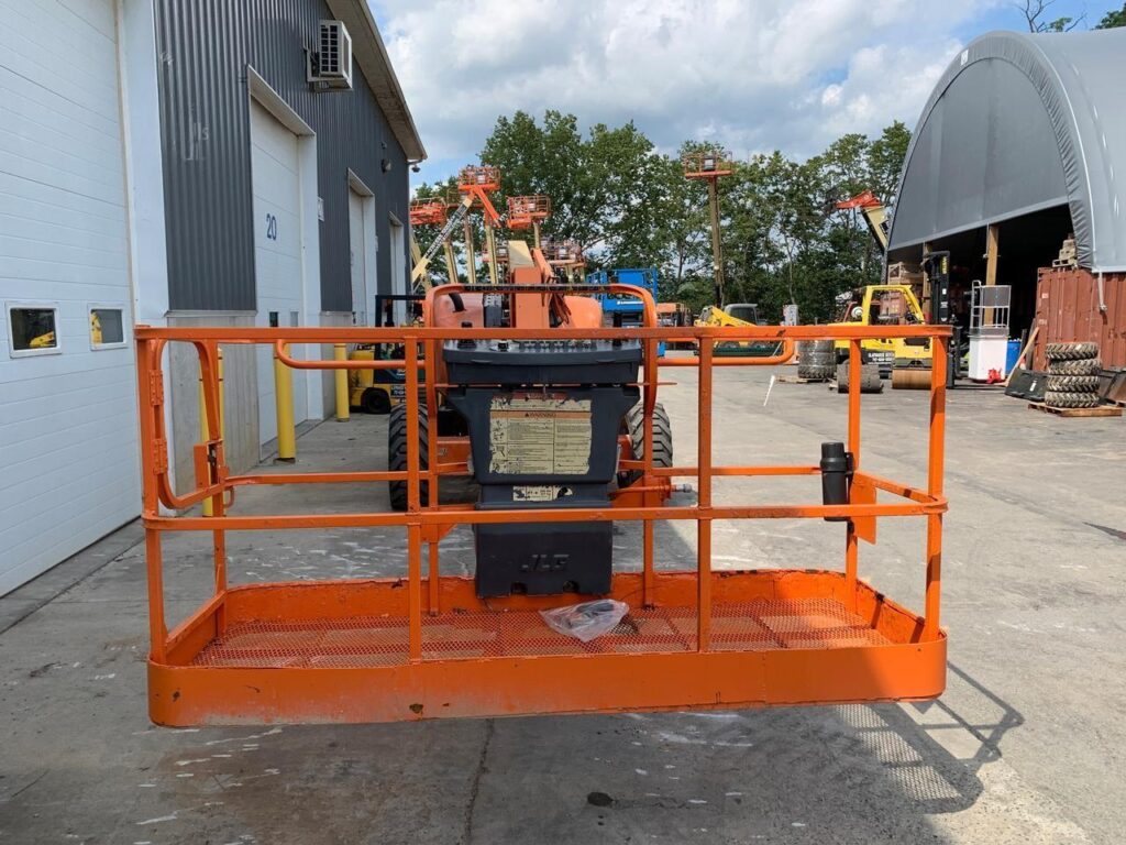 2013 JLG 600AJ